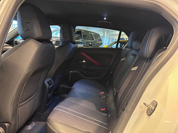 Opel Astra 8 of 15