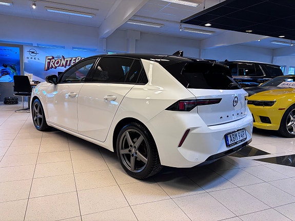Opel Astra 2 of 5