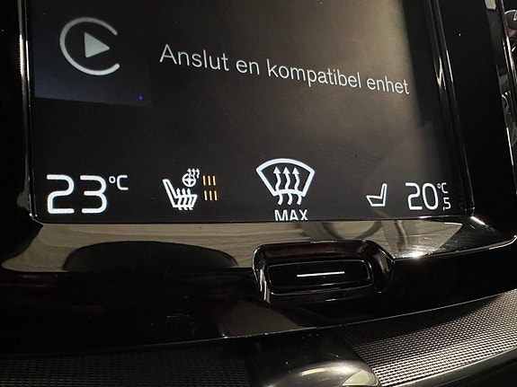 Volvo XC60 17 of 25