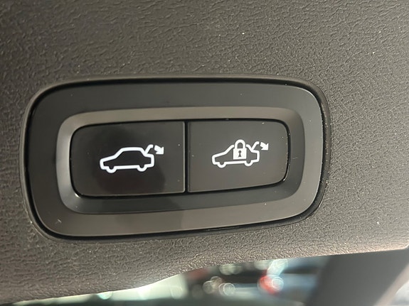 Volvo XC60 11 of 25