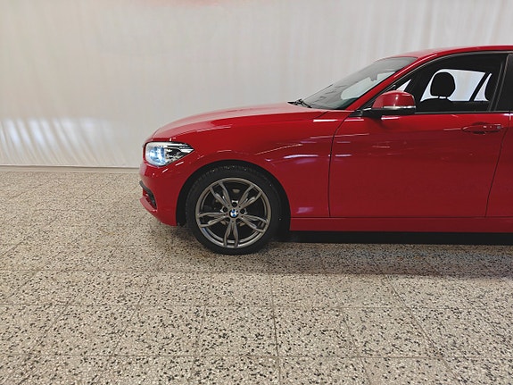 BMW 116d 2 of 5