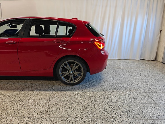 BMW 116d 3 of 5