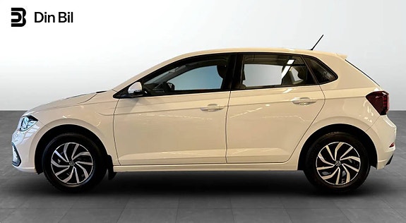 Volkswagen Polo 2 of 8
