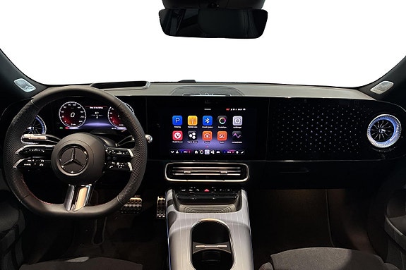Mercedes-Benz CLA350 8 of 11