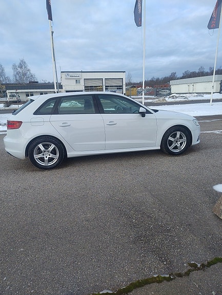 Audi A3 3 of 5