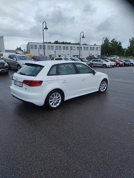 Audi A3 4 of 5
