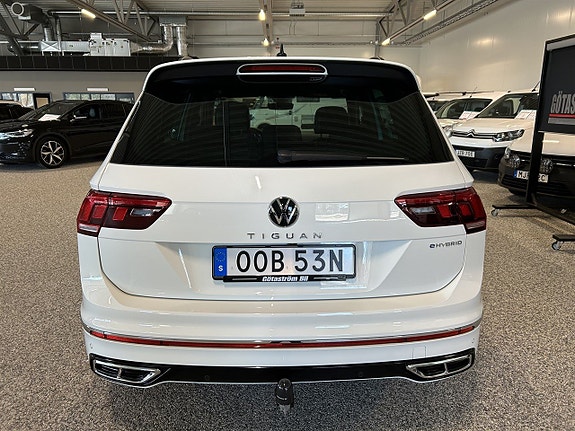 Volkswagen Tiguan 3 of 5