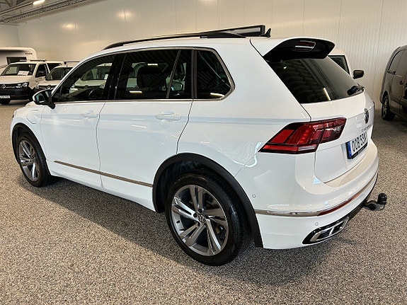 Volkswagen Tiguan 2 of 5