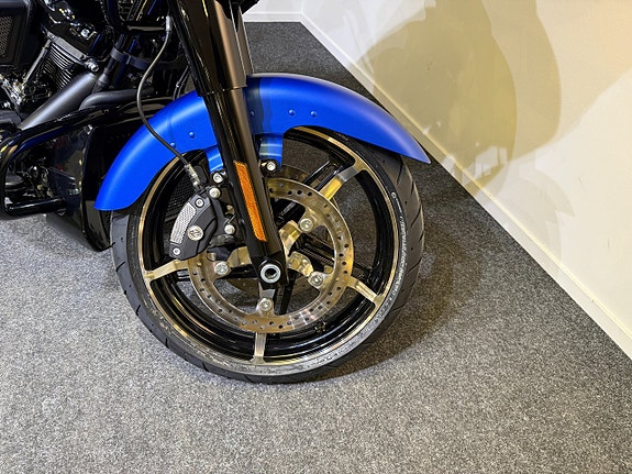 Harley-Davidson Road Glide 117 /KAMPANJ/FLTRX 4 of 7