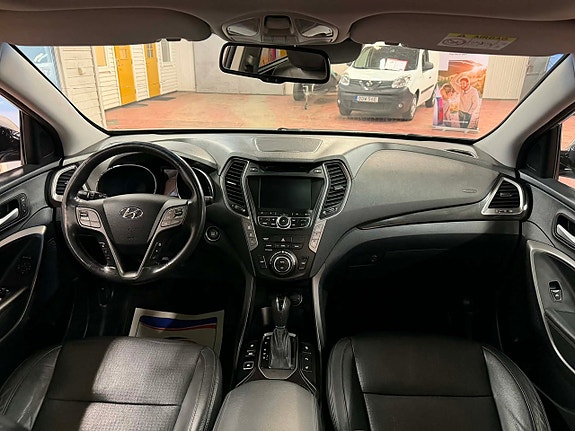 Hyundai Grand Santa Fe 14 of 19
