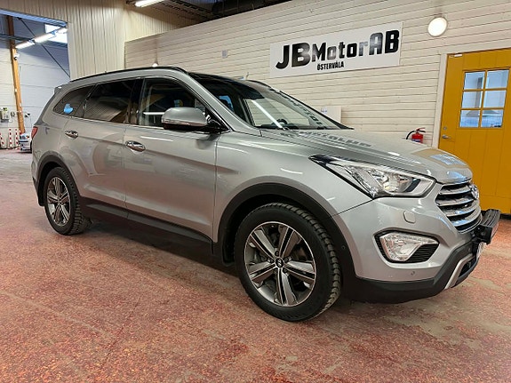 Hyundai Grand Santa Fe 2 of 19