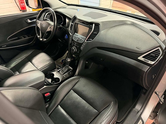 Hyundai Grand Santa Fe 10 of 19