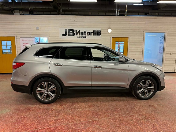 Hyundai Grand Santa Fe