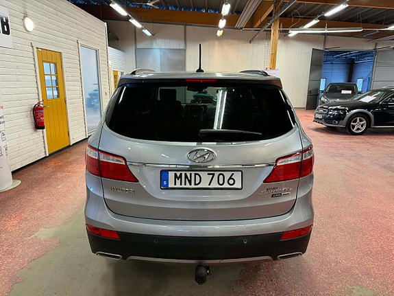 Hyundai Grand Santa Fe 8 of 19