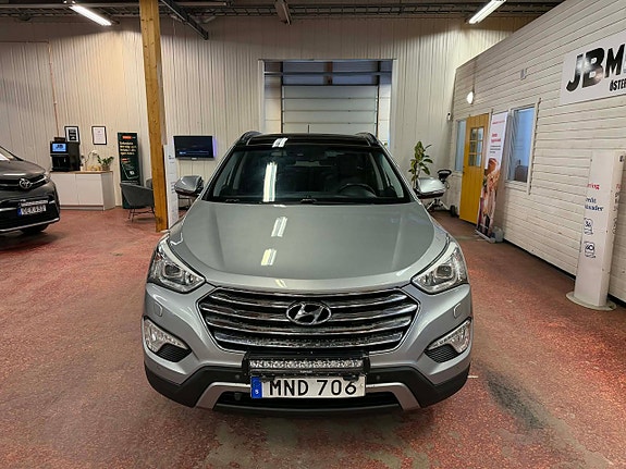 Hyundai Grand Santa Fe 7 of 19