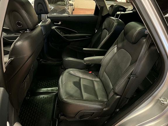 Hyundai Grand Santa Fe 11 of 19