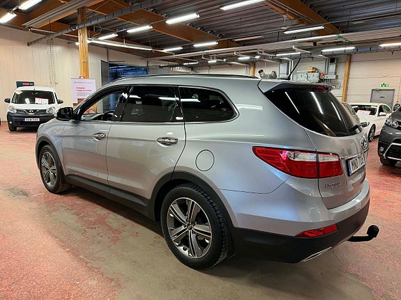 Hyundai Grand Santa Fe 4 of 19