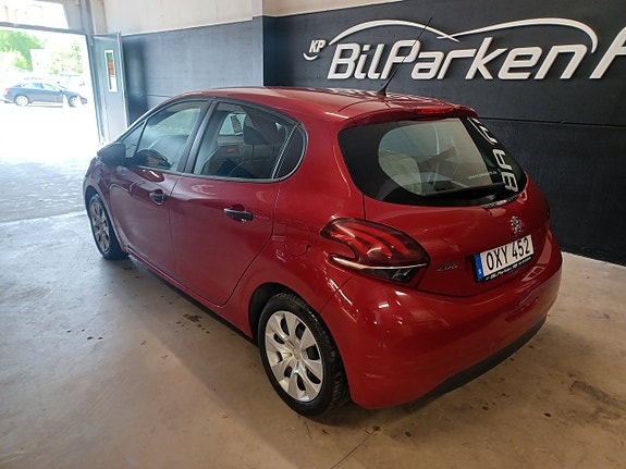 Peugeot 208 5 of 5