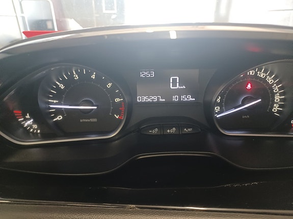 Peugeot 208 11 of 13