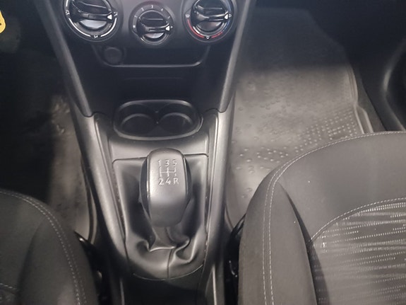 Peugeot 208 13 of 13