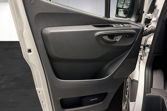 Mercedes-Benz Sprinter 411 17 of 19
