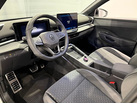 Volkswagen T-Roc 7 of 21