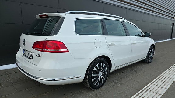 Volkswagen Passat 10 of 17