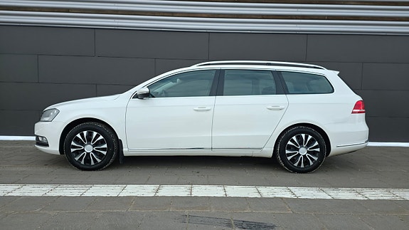 Volkswagen Passat 2 of 5