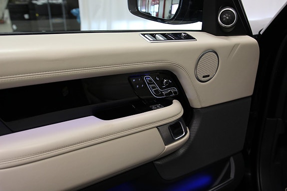 Land Rover Range Rover 5 of 5