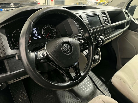 Volkswagen Transporter 9 of 16
