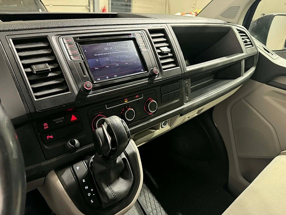 Volkswagen Transporter 13 of 16