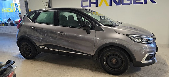 Renault Captur 3 of 5