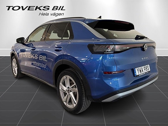 Volkswagen T-Roc 3 of 5