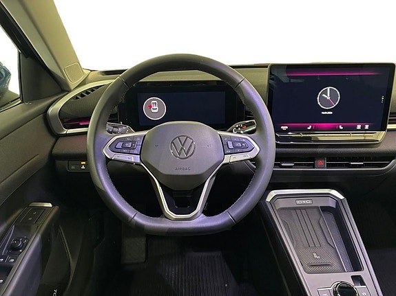 Volkswagen T-Roc 6 of 15