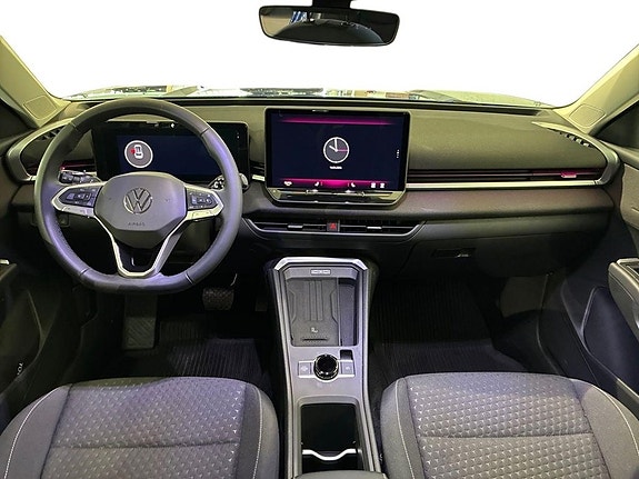 Volkswagen T-Roc 7 of 15
