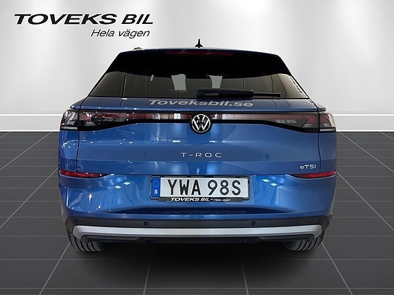 Volkswagen T-Roc 2 of 5