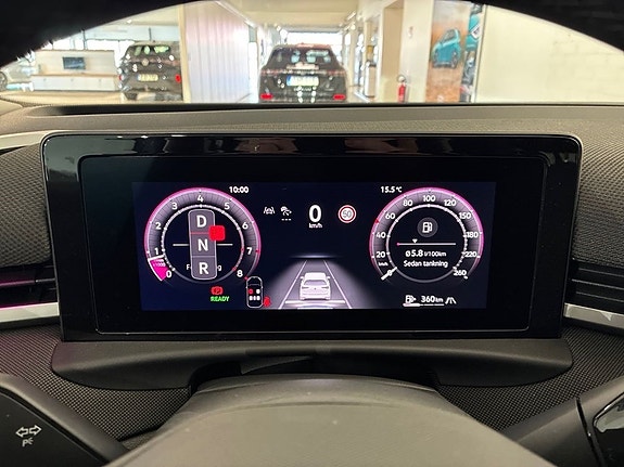 Volkswagen T-Roc 11 of 15