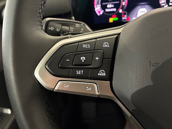 Volkswagen T-Roc 12 of 15