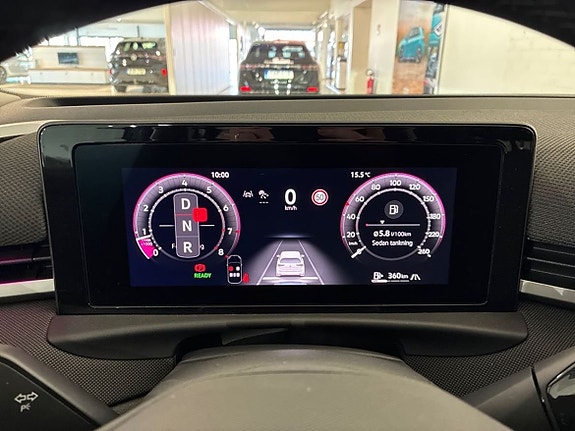 Volkswagen T-Roc 11 of 15