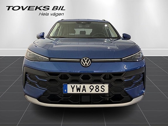 Volkswagen T-Roc 4 of 5