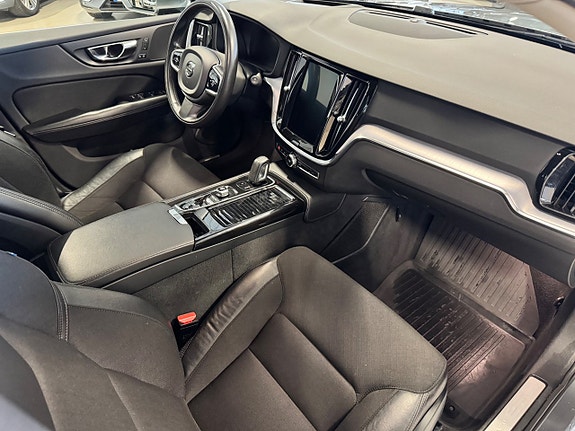 Volvo V60 11 of 29