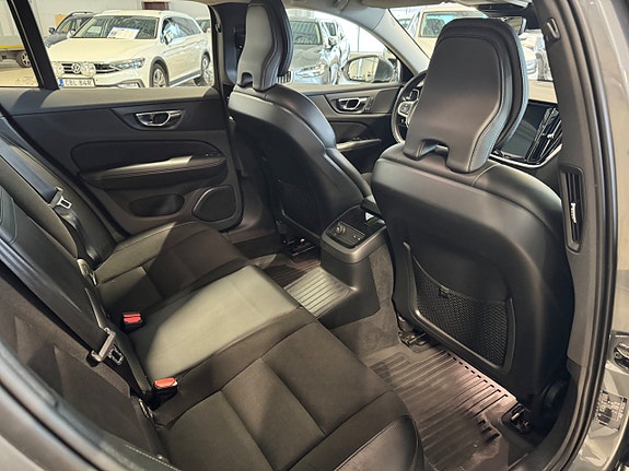 Volvo V60 12 of 29