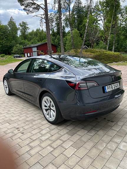 Tesla Model 3 3 of 5