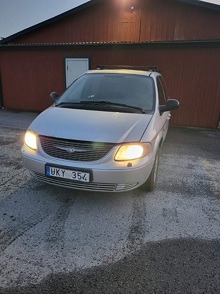 Chrysler Grand Voyager 2 of 2