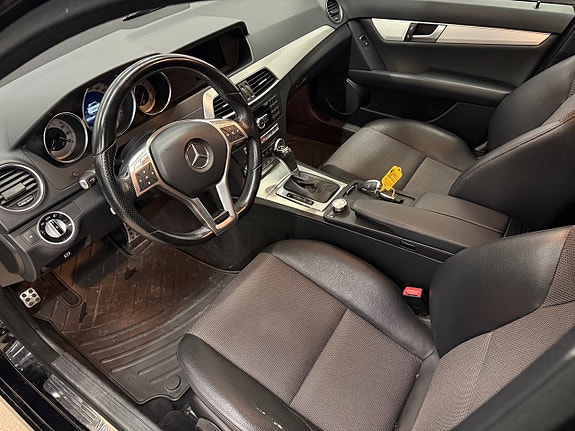 Mercedes-Benz C220 7 of 7