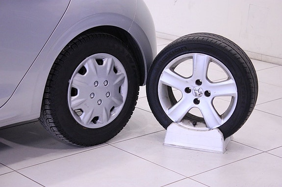 Peugeot 208 23 of 25