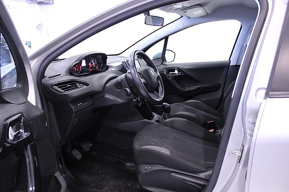 Peugeot 208 10 of 25