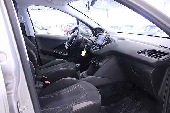 Peugeot 208 14 of 25