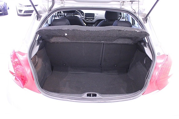 Peugeot 208 24 of 25