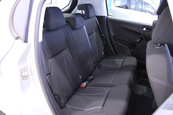 Peugeot 208 13 of 25